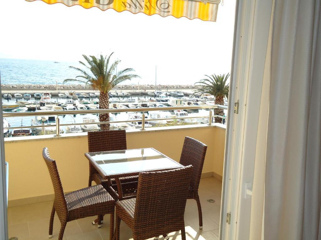 Villa Grgo Apartments Tucepi Bagian luar foto
