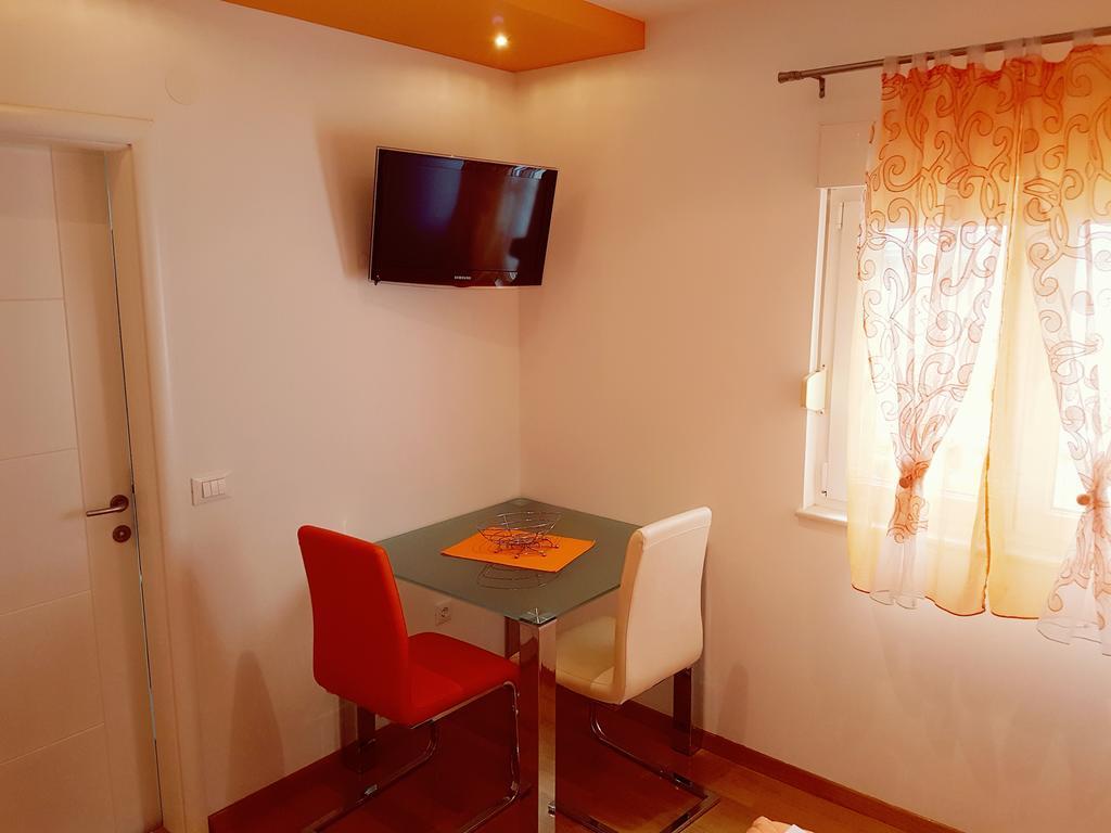 Villa Grgo Apartments Tucepi Bagian luar foto